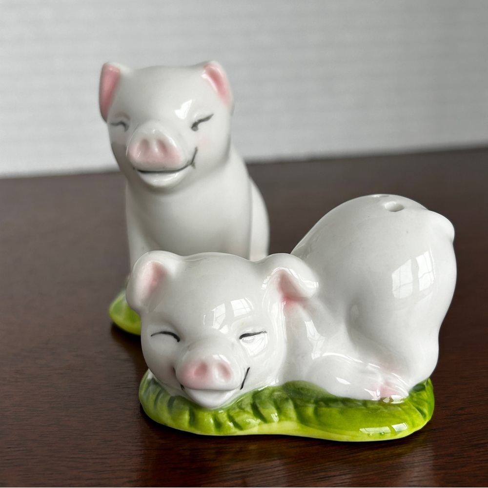 Cute Little White and Pink Pig Ceramic Salt & Pepper Shakers